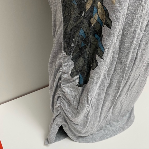 Thyme Maternity T-Shirt with Foliage Print - Picture 4 of 9